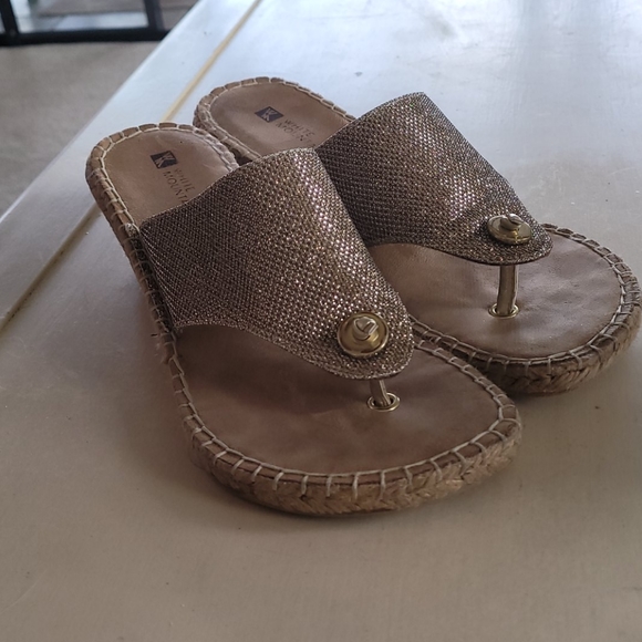 Sandals - Picture 3 of 3